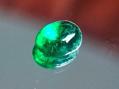 1 Smaragd oval Cabochon 1,08 ct 3 x 6 x 8 mm Emerald unbehandelt natürlich