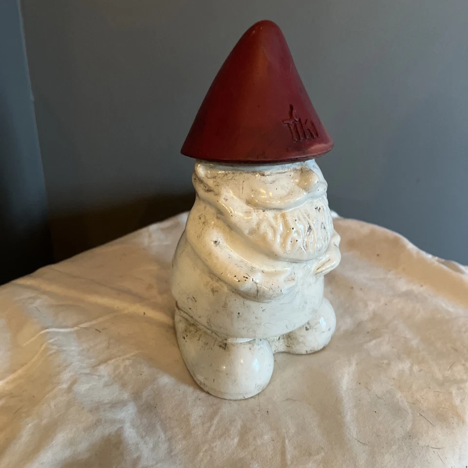 Tiki 桌火炬 Gnome 白色陶瓷红帽驱蚊剂 — 第 2/4 张图片