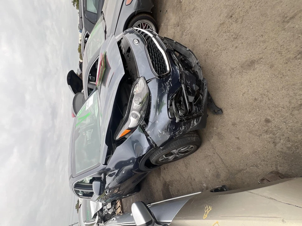 Conjunto de suspensión trasera derecha Ind Rr usado se adapta a: Kia Sportage 2021 sin cruz Foto 2 de 4