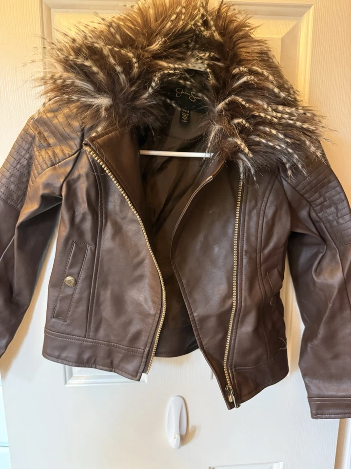 Jessica Simpson Niñas Pequeña 7/8 Falsa Chaqueta de Cuero Marrón Cuello Desmontable Foto 4 de 4