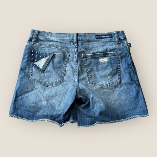 Rock & Republic Womens Distressed Denim Shorts W/ Frayed Hem Bumpershoot Size 12 - Picture 2 of 4