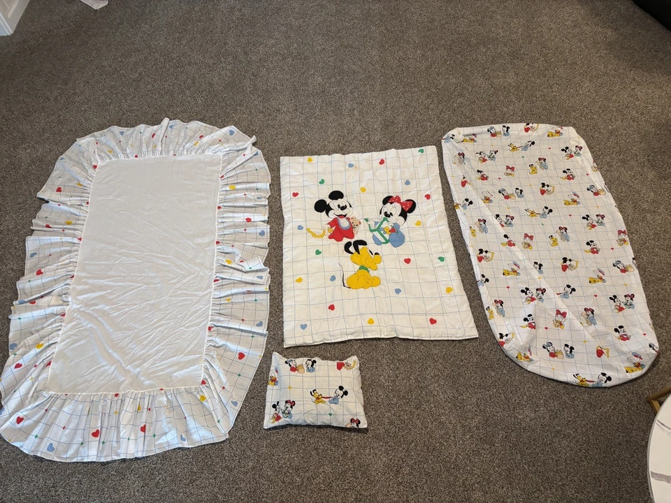 Edredón de cuna vintage Dundee Disney Baby Mickey Minnie Pluto, sábana ajustable, almohada Foto 2 de 4