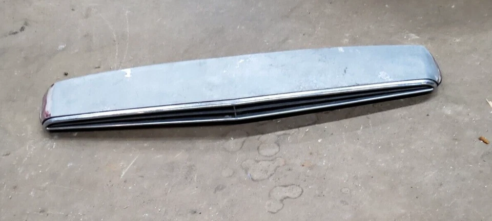 1964 1965 1966 Ford Thunderbird capô inserção colher - Imagem 2 de 4