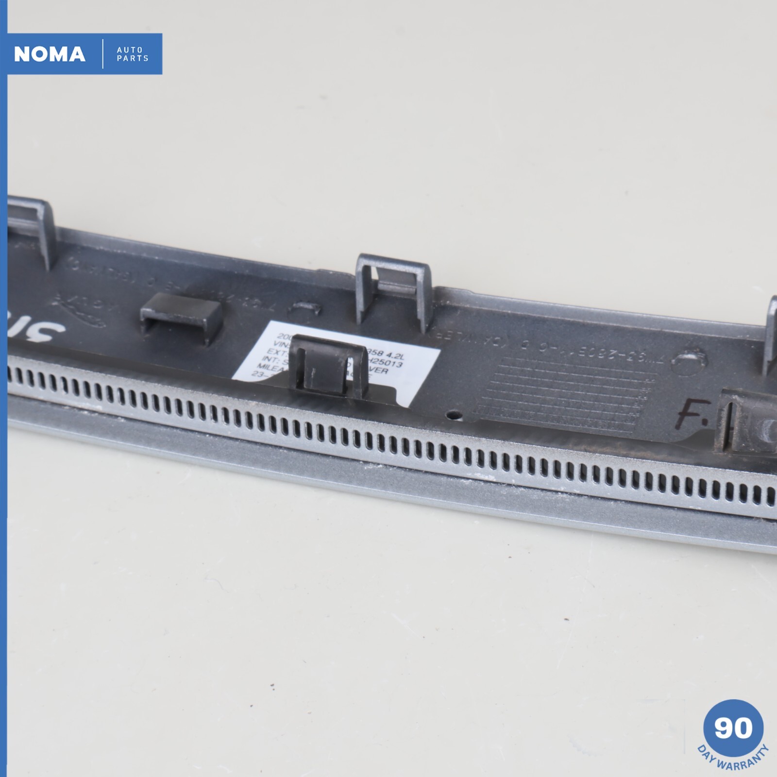 0809 Jaguar XJ8 X358 Front Left Driver Side Fender Vent Finisher MEE