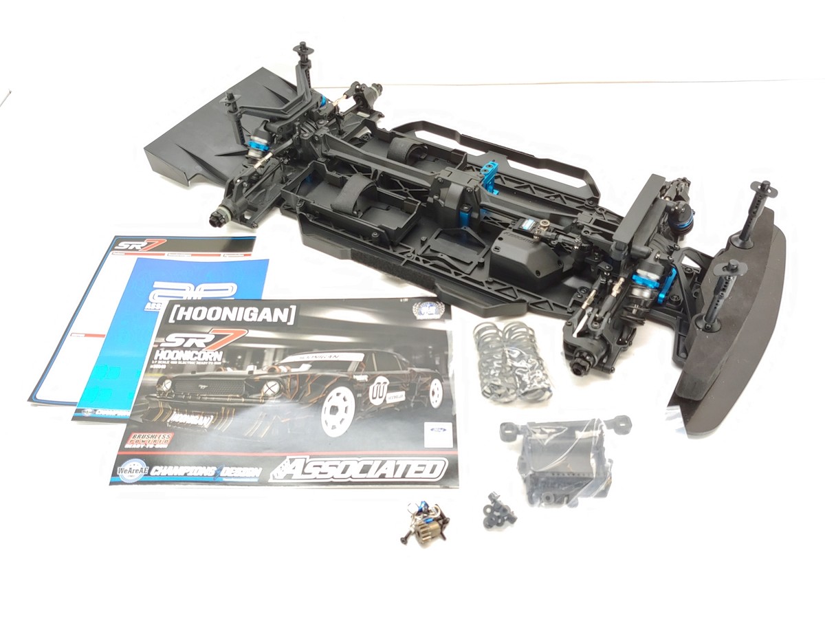 NEW: TEAM ASSOCIATED SR7 1/7 SCALE 4WD SUPERCAR ROLLER SLIDER