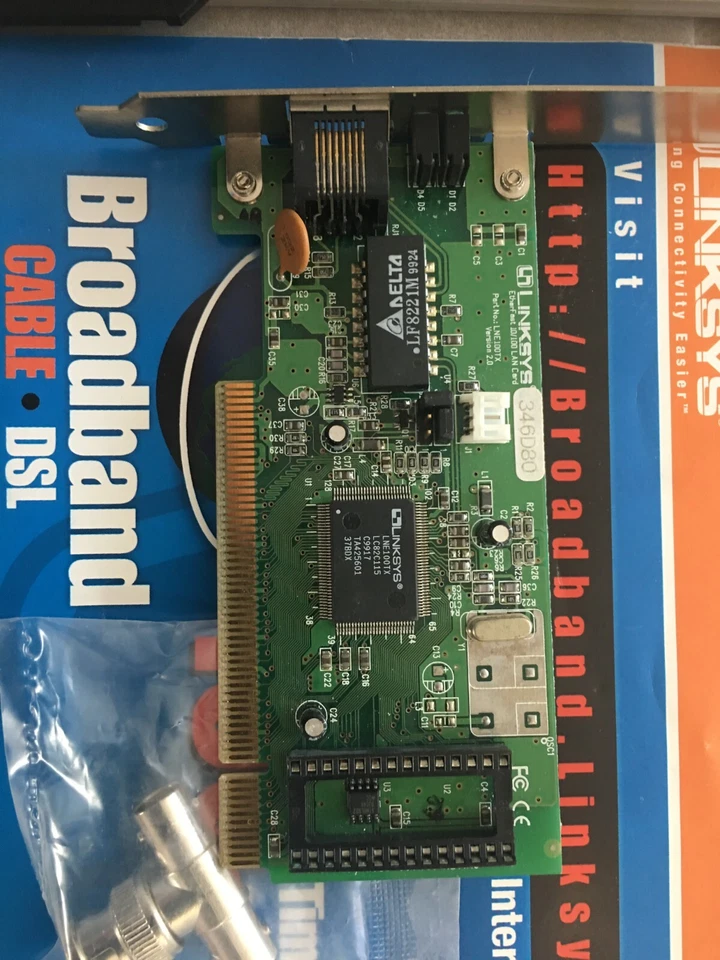 LNE10005 Linksys Fast Ethernet PCI 10/100 Network Adapter - Image 2 of 4