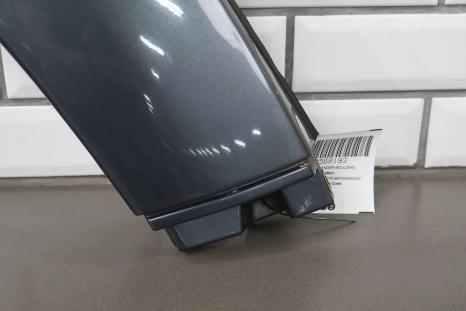 1991 - 1998 年丰田陆地巡洋舰左发球杆挡泥板喇叭轮成型 — 第 2/4 张图片