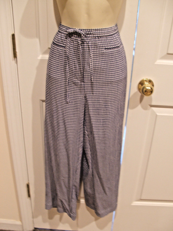NWT CASUAL CORNER ANNEX BLUE CHECK cotton CROPPED CAPRI pant size 6