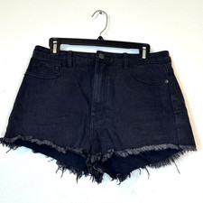 NWT PrettyLittleThing Raw Cut Frayed Hem Washed Denim Shorts Size 8