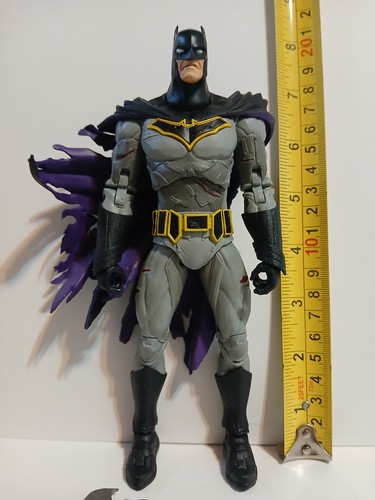 DC Multiverse Batman Battle Damage Dark Knights Metal 7" inch action figure - Picture 2 of 9