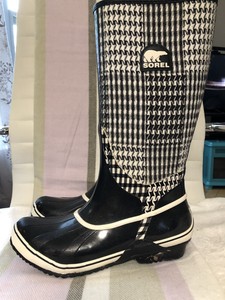 sorel houndstooth boots