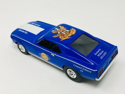 Kentucky Wildcats Basketball 1969 FORD MUSTANG Ertl Diecast Bank LIMITED EDITION - Picture 3 of 5