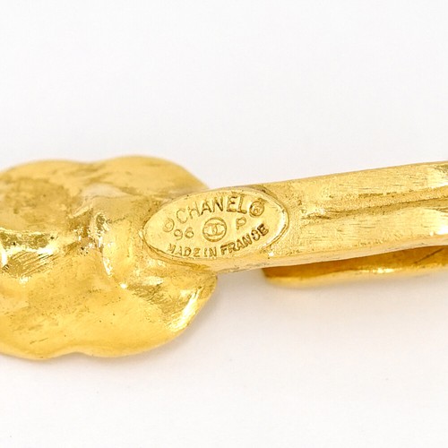 CHANEL CC Logo Flower Loupe Necklace 33" Gold Tone 96P Auth w/Box #7545 - Picture 7 of 8