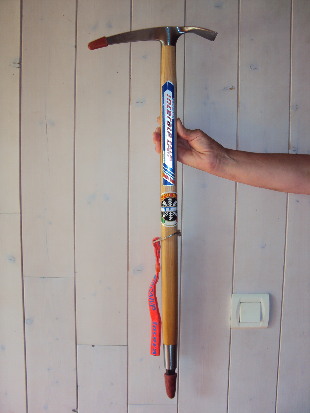 Ancien piolet d'alpiniste CAMP INTERALP Made in ITALY PREMANA Old Ice collection