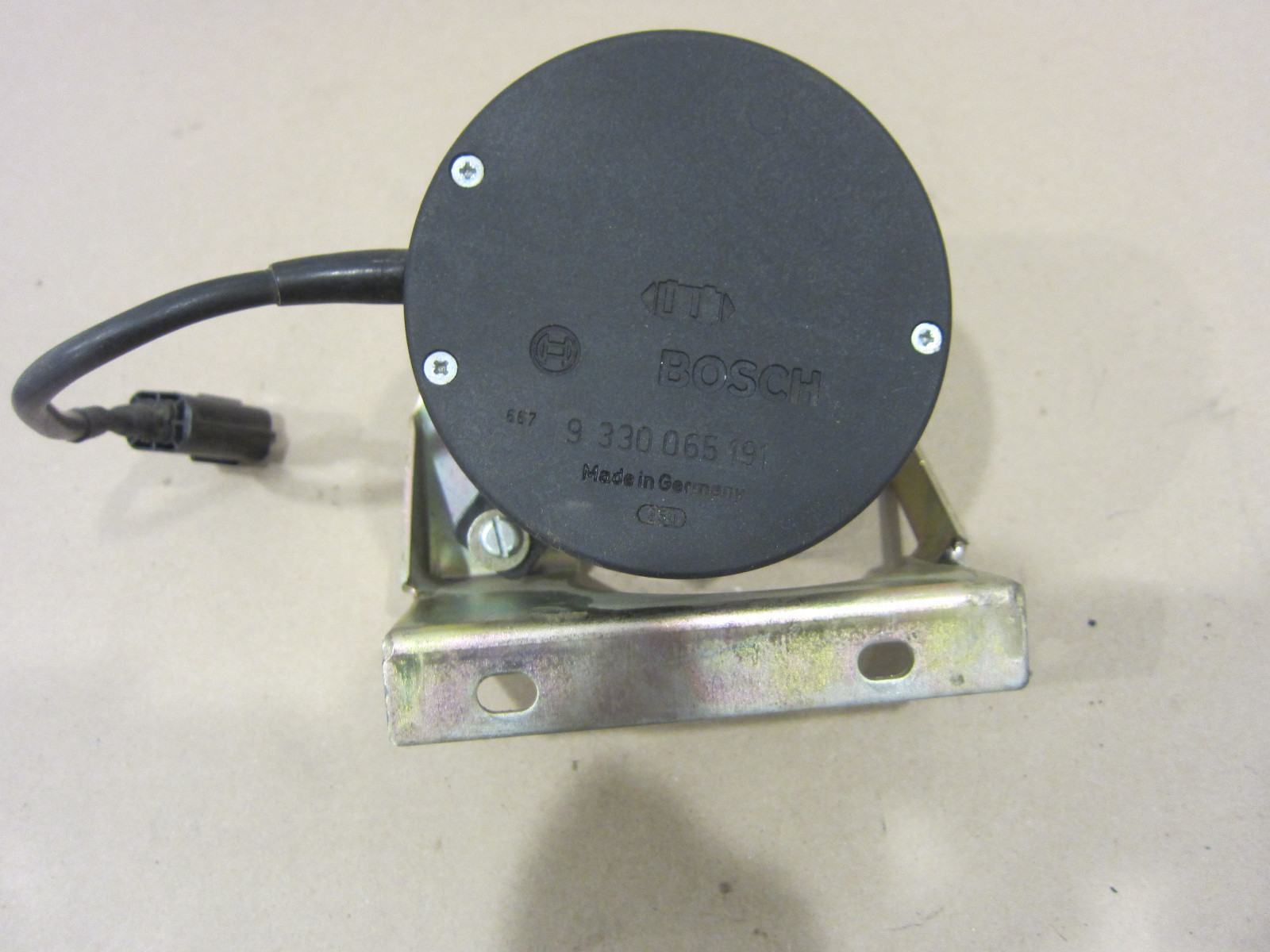 Ferrari 355 5.2 (Motronic) - Anti -Lift Sensor with Bracket - Part# 180096