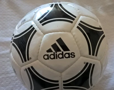 Adidas Tango Rosario pallone