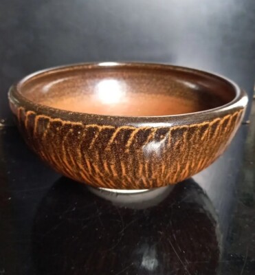Studiokeramik Tenmoku Glasur Schüssel: 7''/17,5 cm breit. 3'' / 8cm tief. Gemarkt.