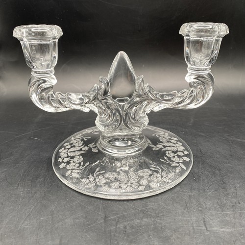 Juego de 2 nuevas candelabros Martinsville Flower Basket #26 grabados con dos luces - Imagen 4 de 23