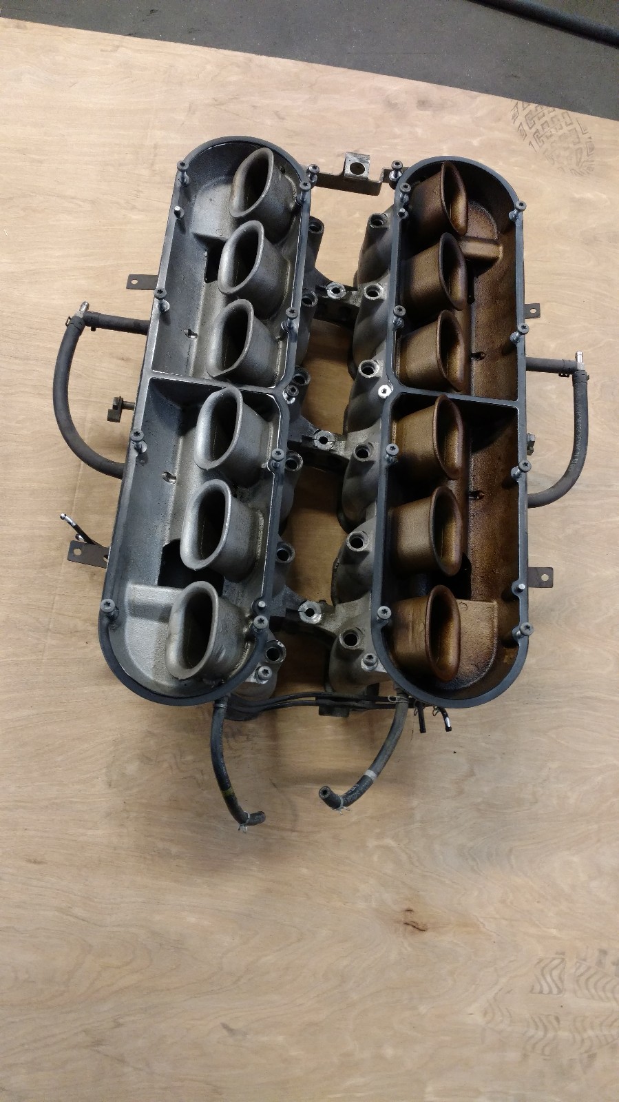 LAMBORGHINI MURCIELAGO LP640 LOWER INTAKE MANIFOLD OEM 07M133151A