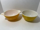 Vintage PYREX 1.5Qt 402 Round & 1.5Qt 442 Daisy Print Bowl W/Pour Spouts