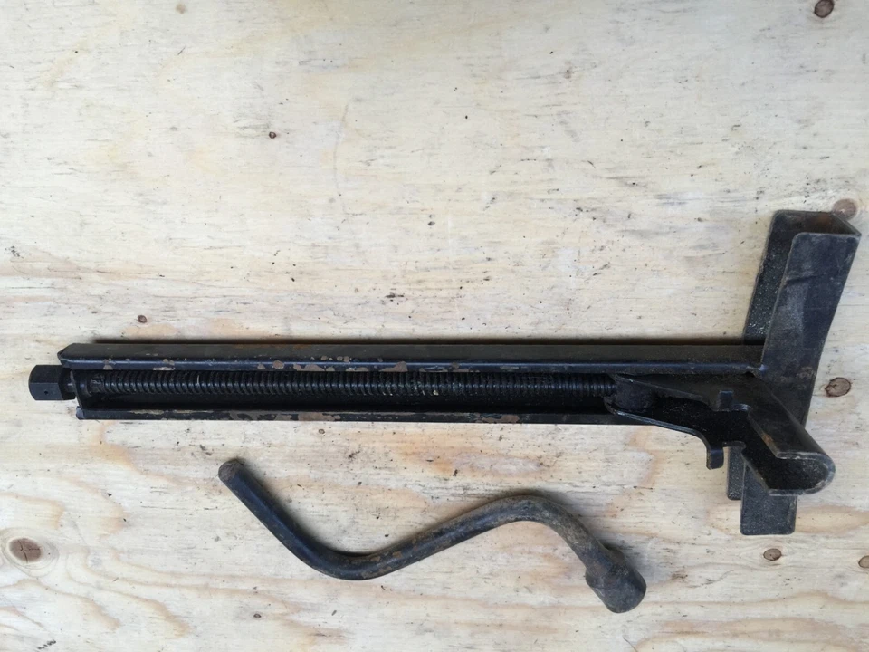 Herramienta de elevación de neumáticos de repuesto de rueda Austin Mini Rover Mini Cooper Jack de colección Foto 3 de 4