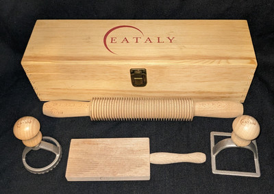 Eataly Pasta Ravioli Gnocchi Maker Set - Made in Italy -Roller Paddle Wooden Box