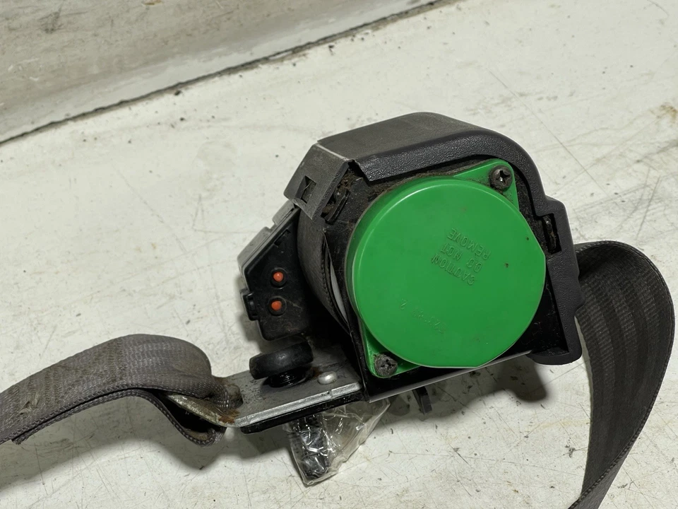 Cinturón de seguridad retractor delantero izquierdo conductor Jeep TJ Wrangler 97-02 macho con pernos OEM Foto 2 de 4