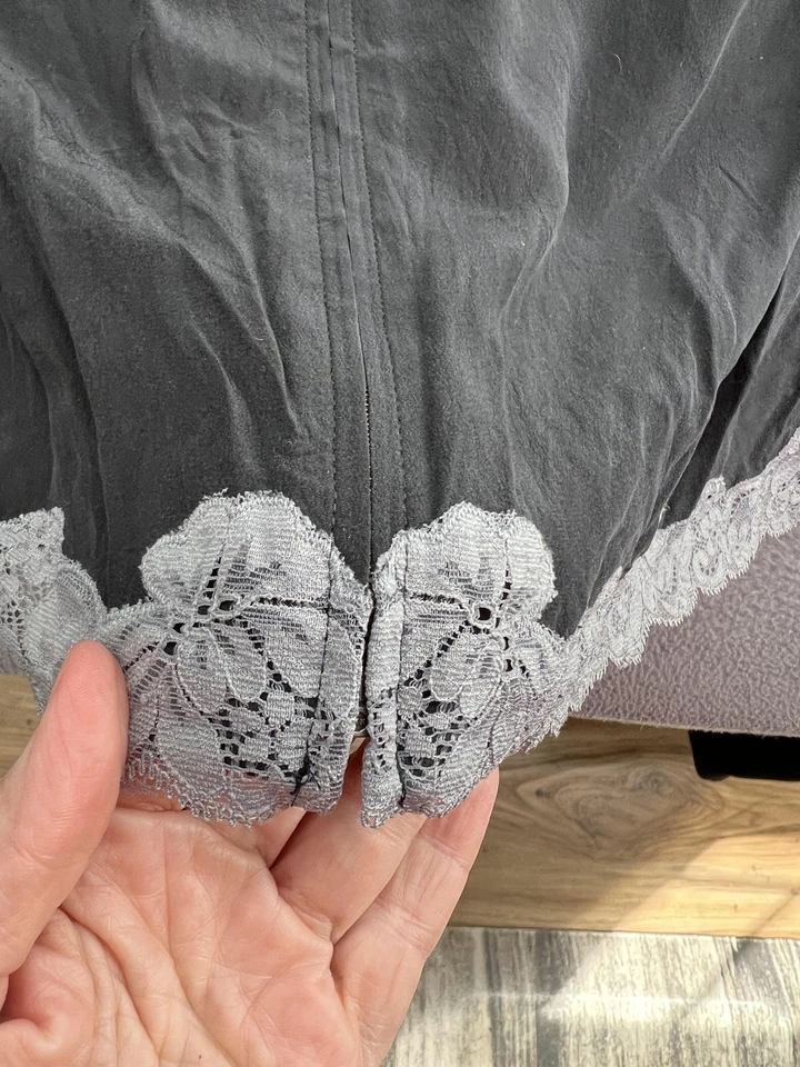 Betsey Johnson Dress Womens 0 Black Gray Lace Silk Sleeveless Midi Floral Trim - Image 4 of 4