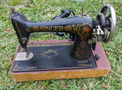 1910 RF 4-8 Singer Sewing Machine with Pedal & Case Series G Red