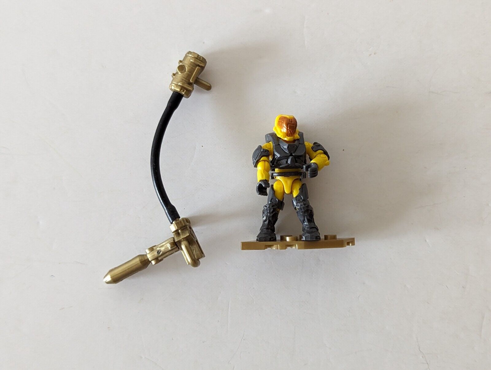 Mega Contrux Halo UNSC Yellow Flame Marine Mini Figure 10TH Anniversary Series