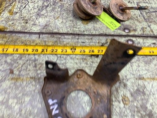 1993-1997 NISSAN PICKUP VAPOR CANISTER LOWER BRACKET - Picture 6 of 11