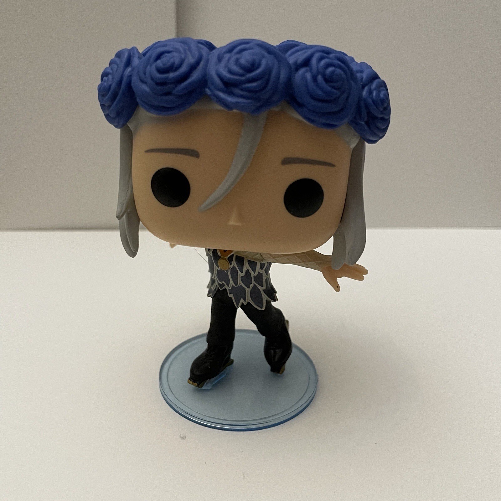 Funko Pop! Vinilo: Victor Nikiforov (Con Corona De Flores) - Tema Candente *Sin Caja*
