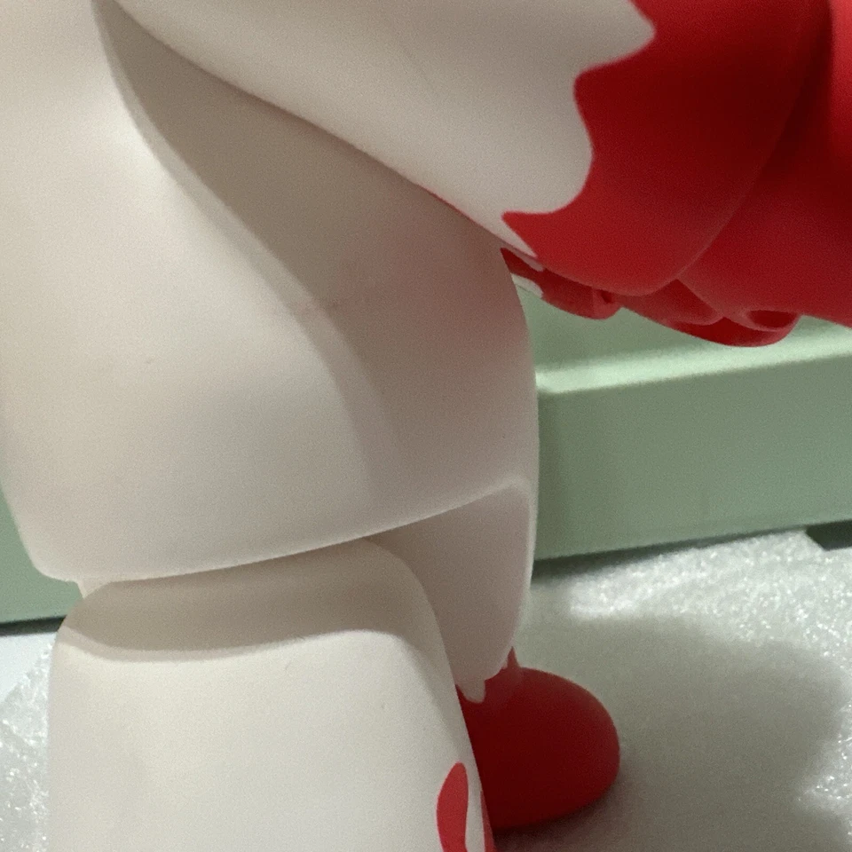 Y2K 8” Redrum White Bear By Frank Kozik  TOY2R QEE 2007 Collectible Statue - Image 3 of 4