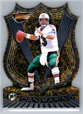 1999 Pacific Revolution - Icons Dan Marino #7 - 1:121 Pack Odds