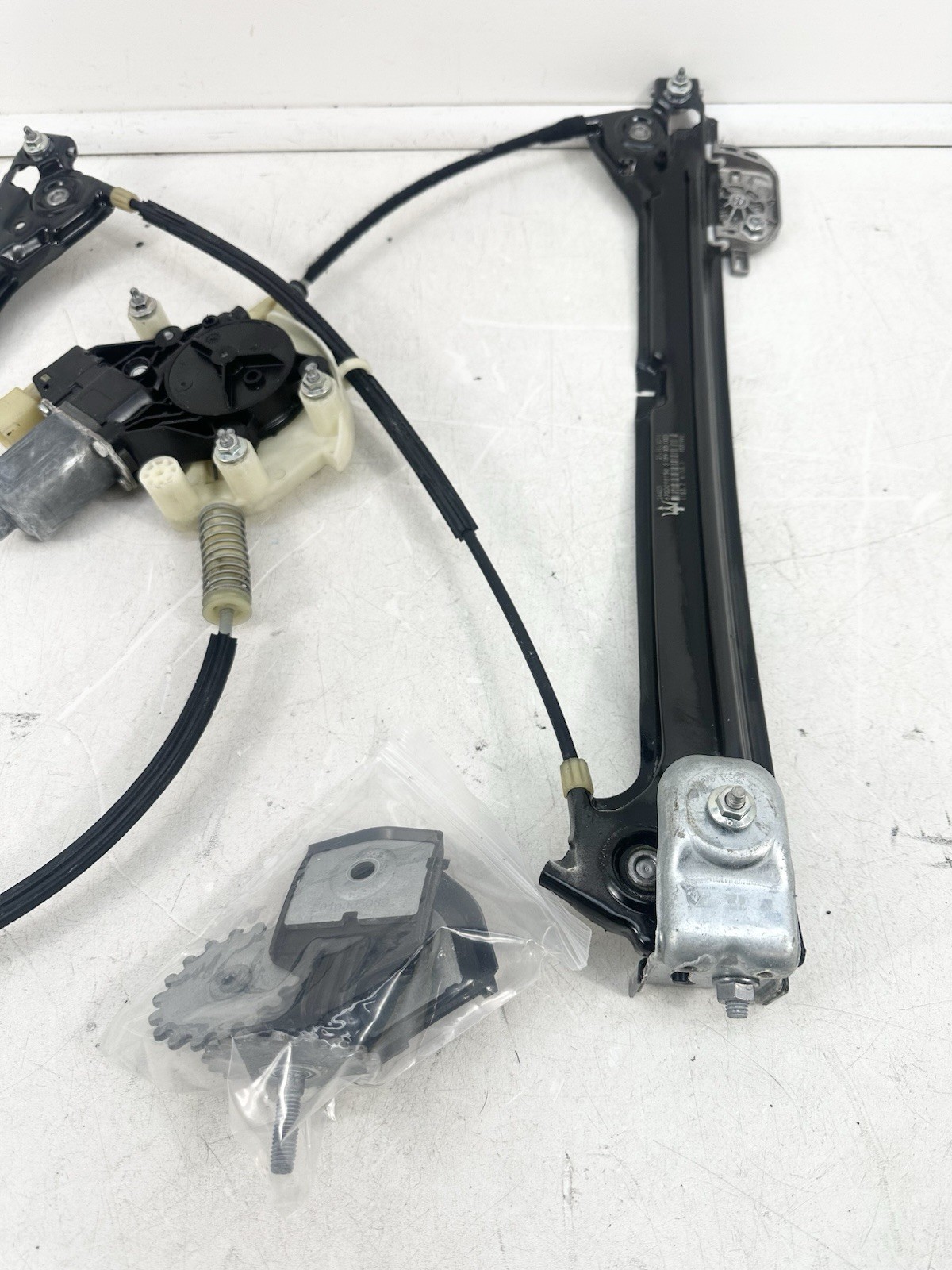 14-19 MASERATI GHIBLI Q4 RIGHT FRONT WINDOW REGULATOR ASSEMBLY OEM