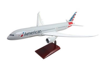 Skymarks SKG52100 American Airlines Boeing 787-9 Resin 1/100 Desk Model Airplane