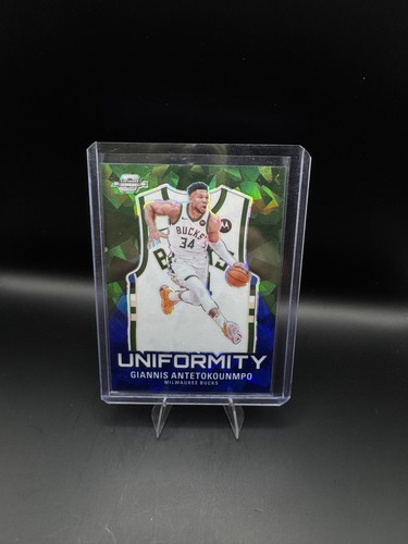 2023-24 Panini Contenders Optic Giannis Antetokounmpo Blue Cracked Ice Prizm /75