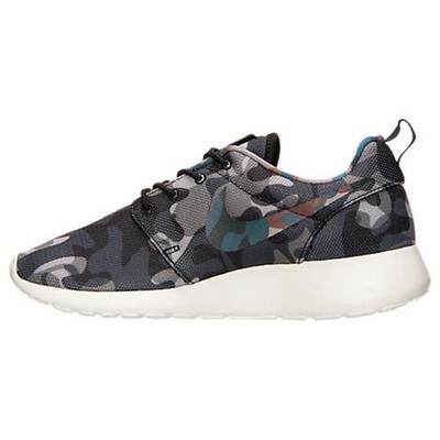 nike roshe run black and white printed trainers