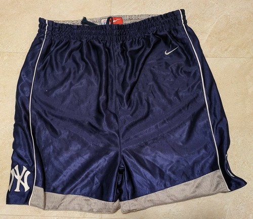 Vintage 90s New York Yankees Nike Team 