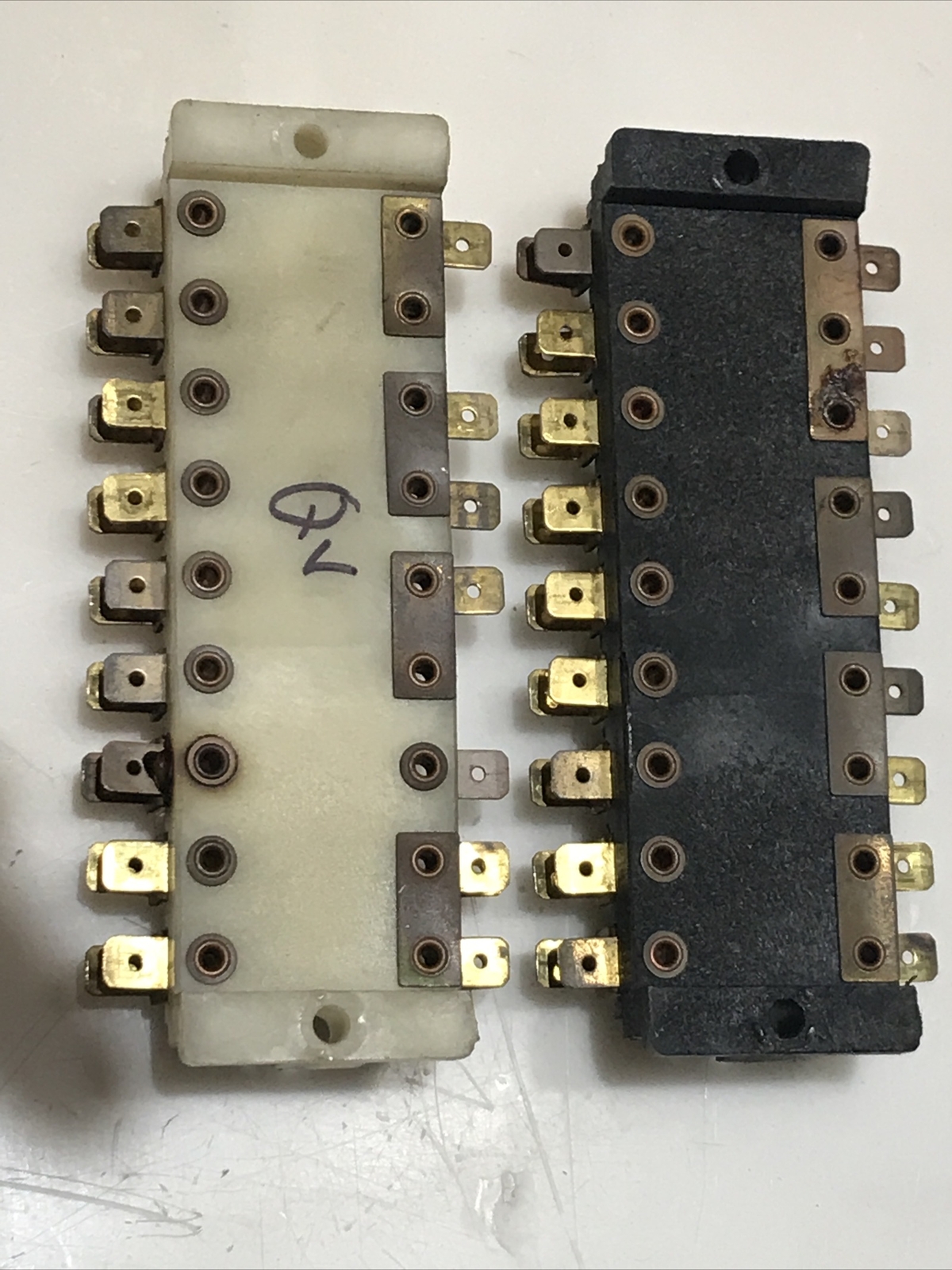 1984 Ferrari 308 QV Fuseblocks OEM