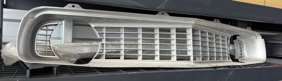 Grelha compatível com 1969 Chevy Camaro 4020-050-691 cinza plástico fabricante de equipamento original - Imagem 2 de 4