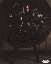 Sienna Miller GI Joe Autographed Signed 8x10 Photo ACOA