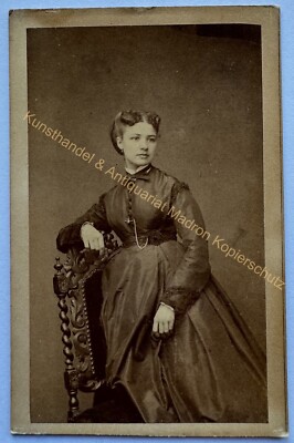 orig. CDV Foto Fotografie alt Bild Frau Dame Mode um 1870 Paris Pierre Petit