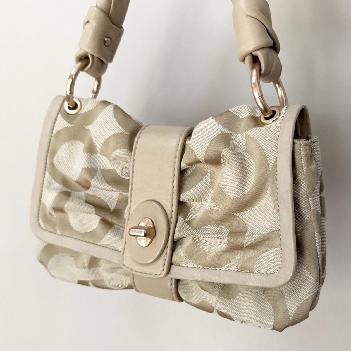 美品　COACH コーチ　ポンチョ　ターンロック　コットン　ベージュ　バイカラー 楽天市場】COACH コーチ ペイトン ターンロック ベージュ レザー