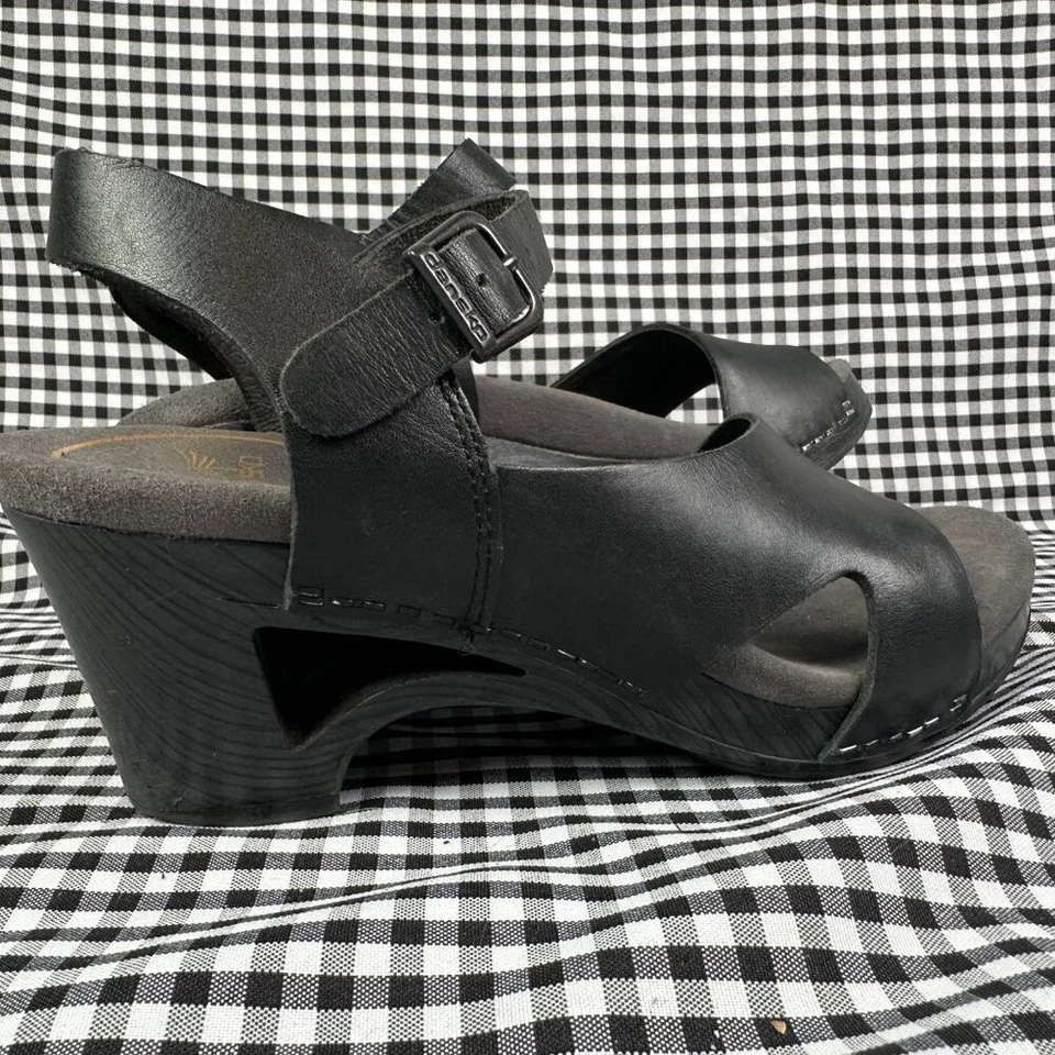 Сандалии женские DANSKO Tasha ЕС 36 США 6 черные деревянные с вырезом на танкетке комфортные каблуки - Изображение 4 из 4