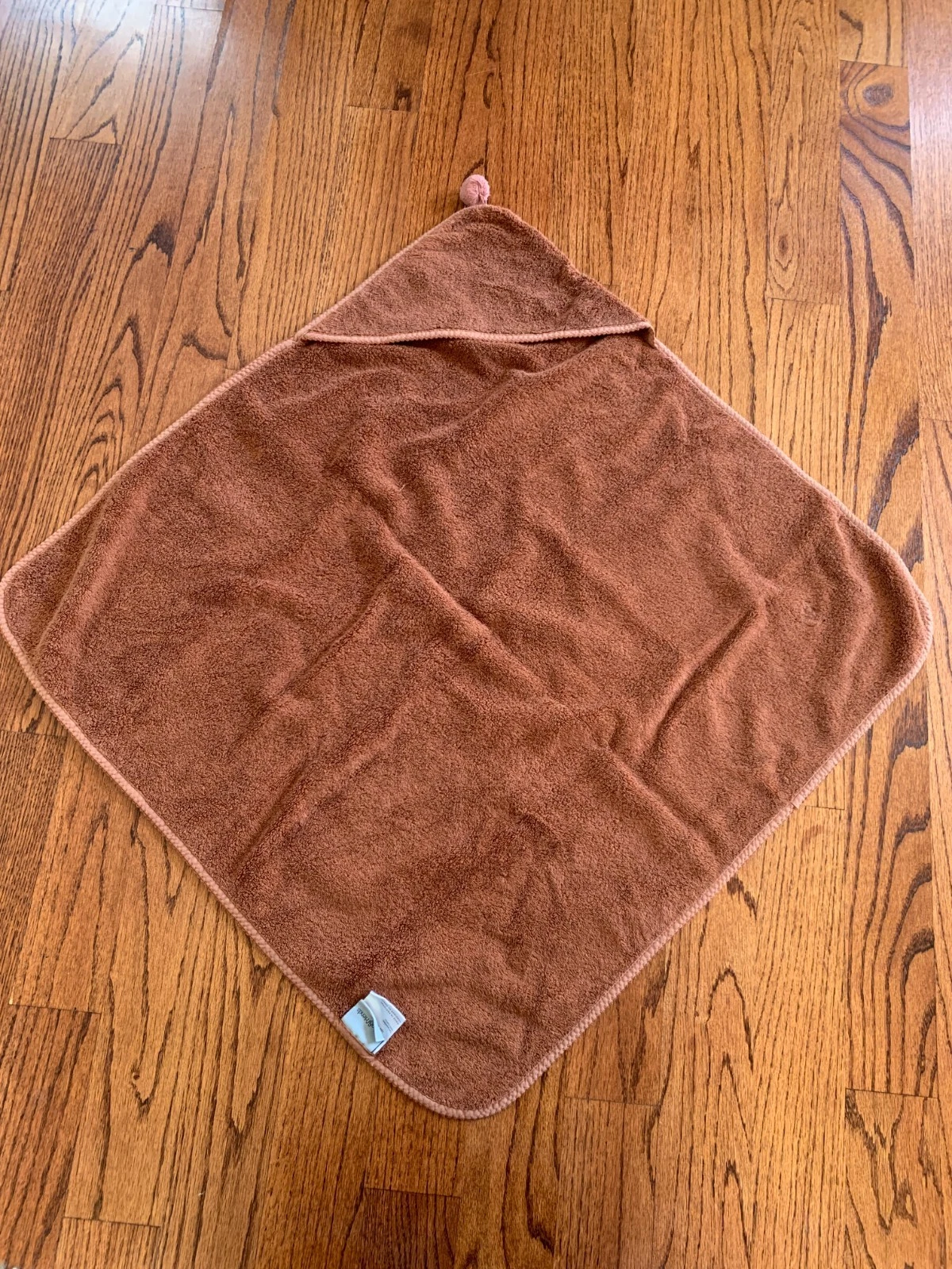 Garbo & Friends Hooded Cotton Towel MSRP $68 | Cinnamon Rust | 28.5" X 28.5"
Opens in a new window o