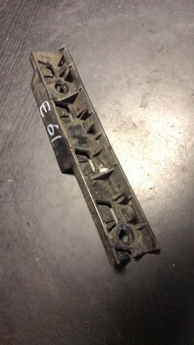 BMW 5er E60 E61 Kotflügel Halter Halterung vorne rechts 7066228