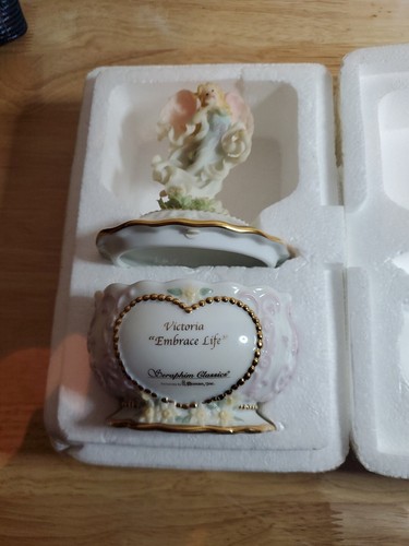 Ardleigh Elliott Seraphim Angelic Inspirations Porcelain musicbox - Picture 6 of 7