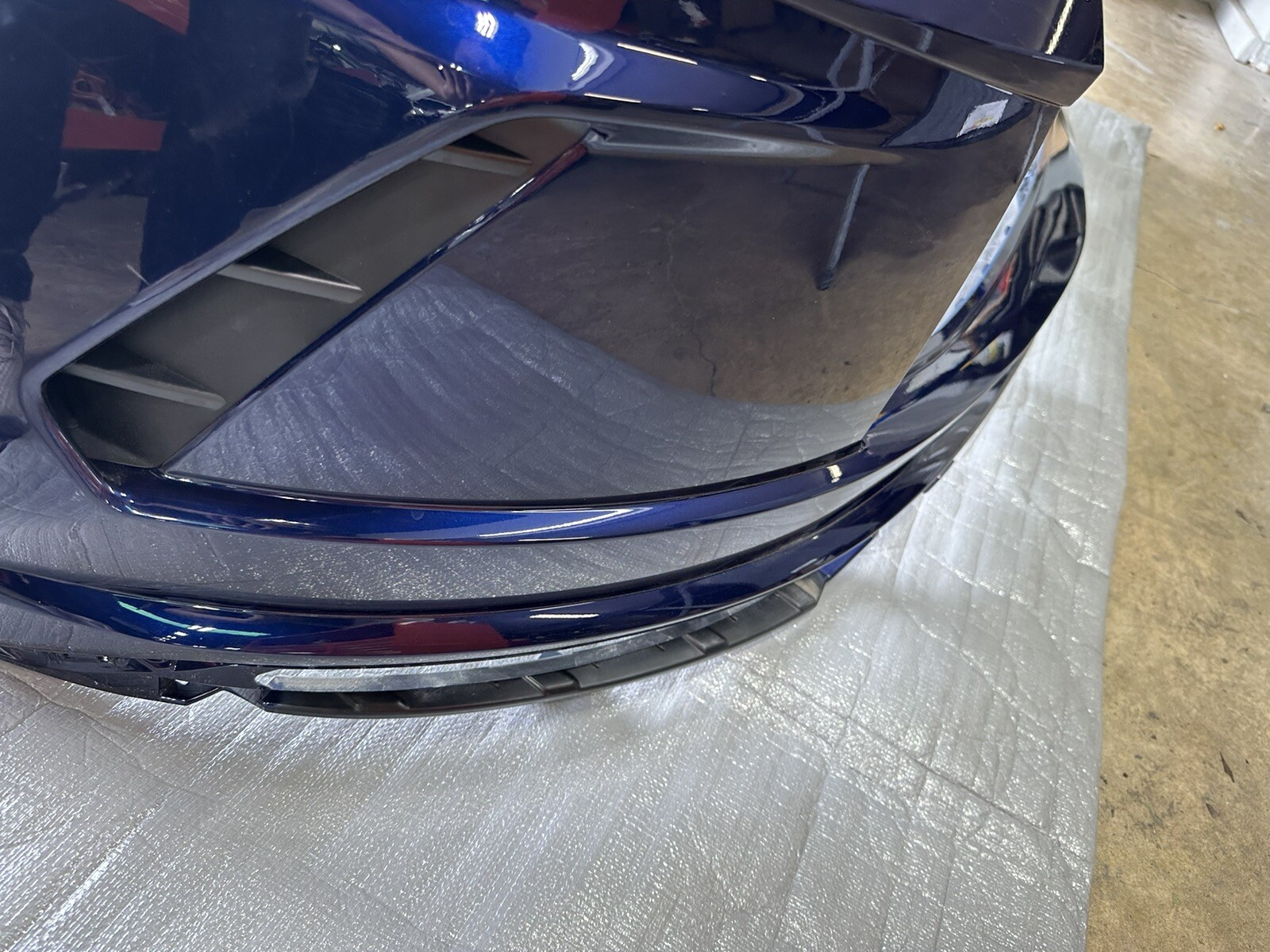 USED 2022 lamborghini urus  rear bumper R2sl2510 (NAVARRABLAU)