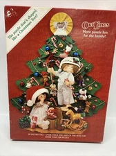 Outlines by Springbok Christmas Tree Shaped Puzzle Hallmark Inc 500 pieces 30x24